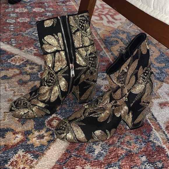 Steve Madden Shoes - Steve Madden booties